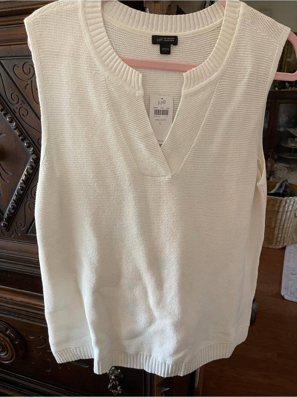 J. Jill Cream V-Neck Sleeveless Knit Tank